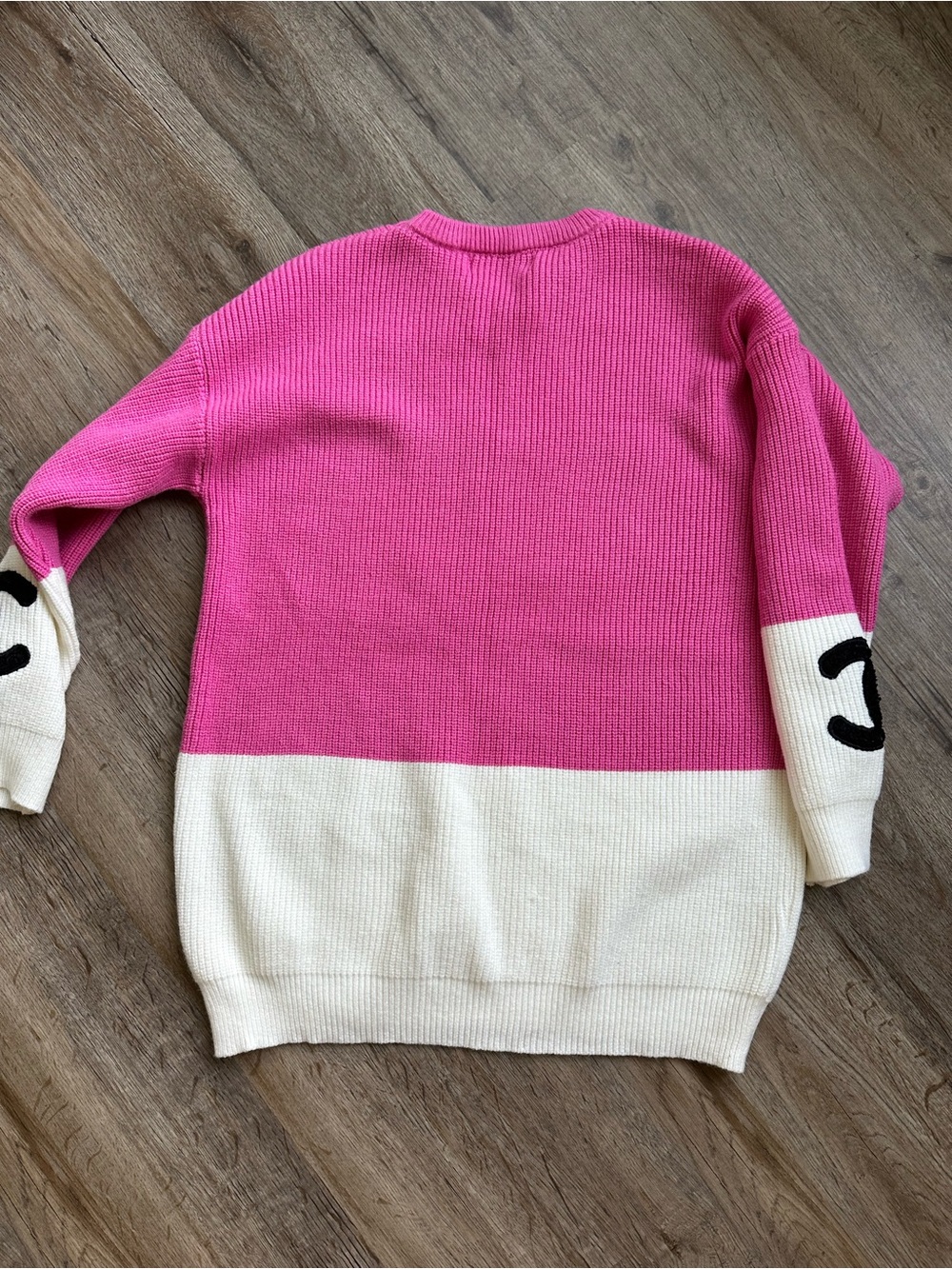 CHANEL Pink and White Sweater - Picture 5 of 5